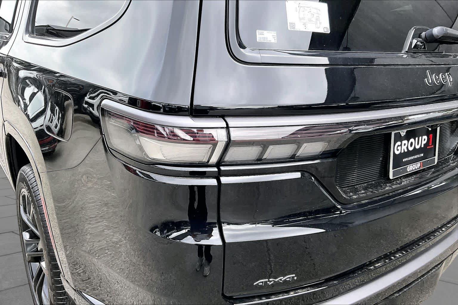 New 2026 Jeep Grand Wagoneer Summit AWD/4WD image 10