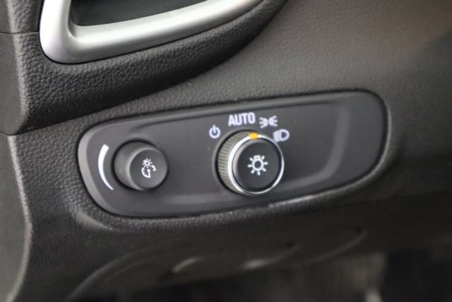 Used 2019 Chevrolet Trax LT w/ LT Convenience Package FWD image 22
