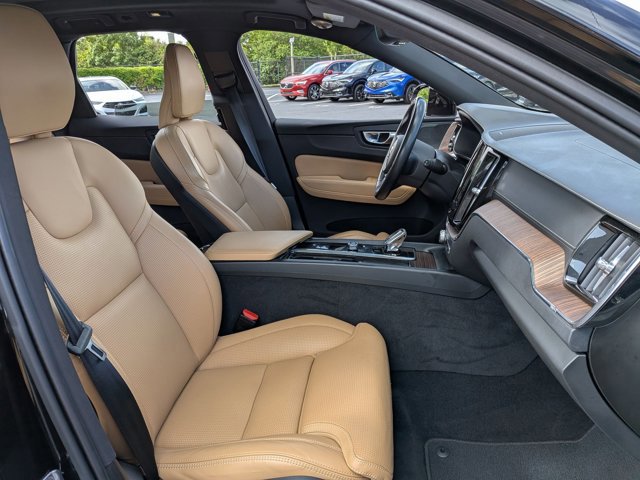 Used 2022 Volvo XC60 B6 Inscription w/ Climate Package AWD/4WD image 19