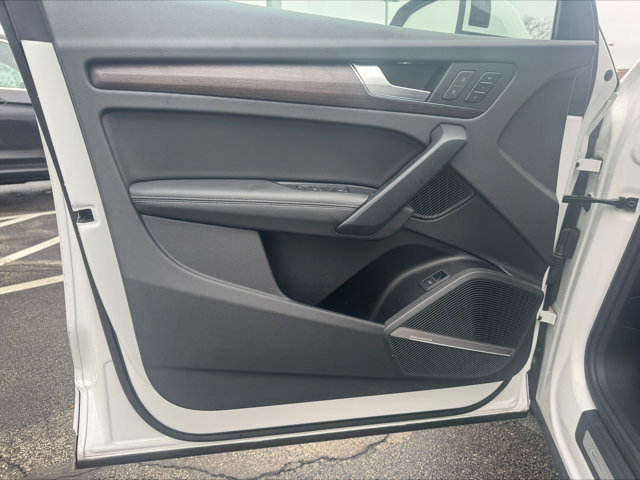 Used 2023 Audi Q5 2.0T Premium Plus w/ Premium Plus Package image 9