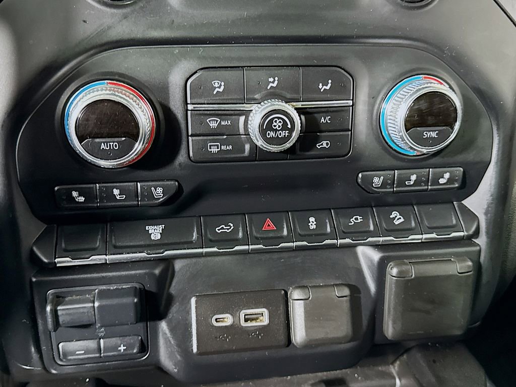 Used 2020 GMC Sierra 3500 AT4 w/ AT4 Preferred Package image 18