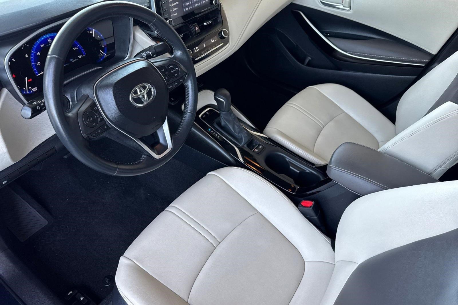 Used 2020 Toyota Corolla XLE image 4