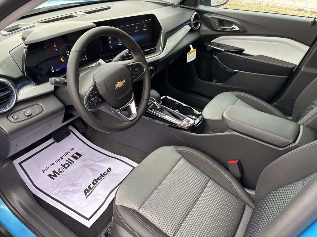 New 2026 Chevrolet Trax LT w/ Sunroof Package FWD image 12