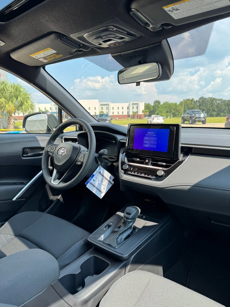 Used 2026 Toyota Corolla Cross AWD Hybrid w/ Moonroof Package image 12