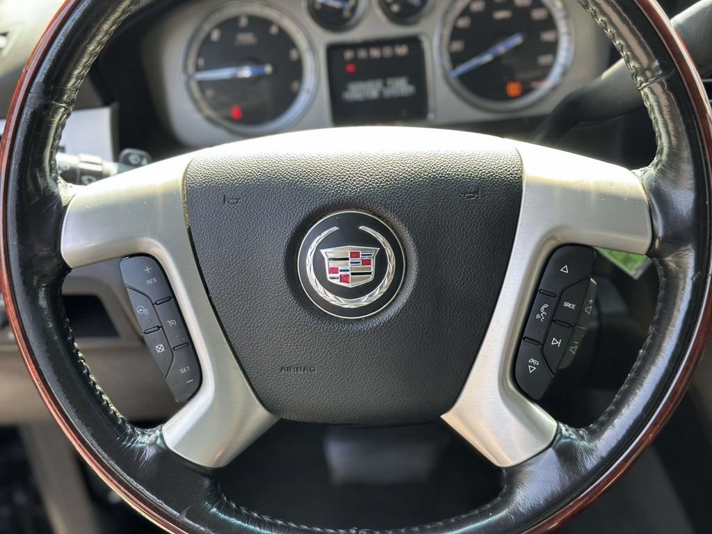 Used 2013 Cadillac Escalade ESV Premium AWD/4WD image 11