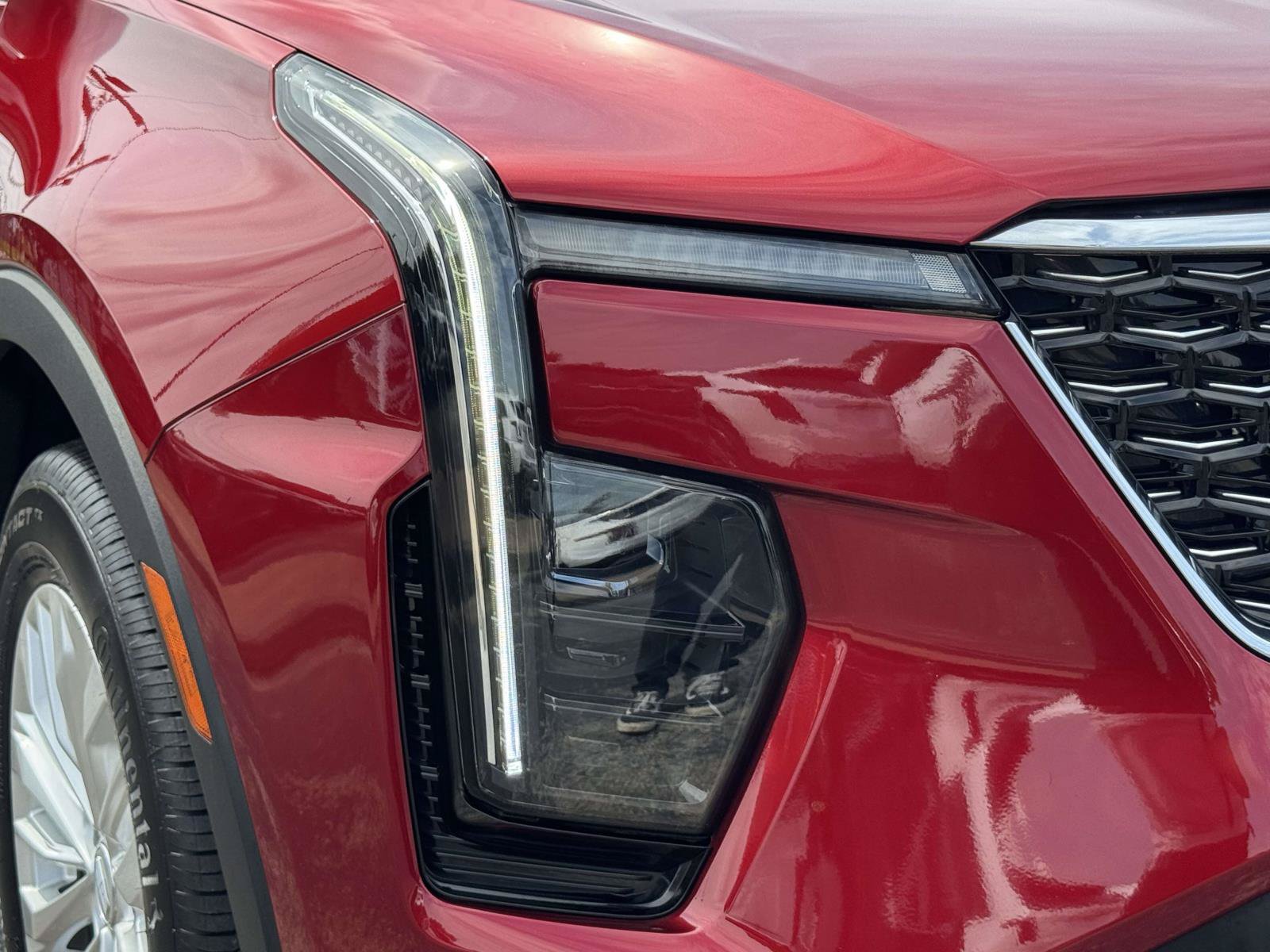 Certified 2024 Cadillac XT4 Luxury w/ Cold Weather Package AWD/4WD image 9