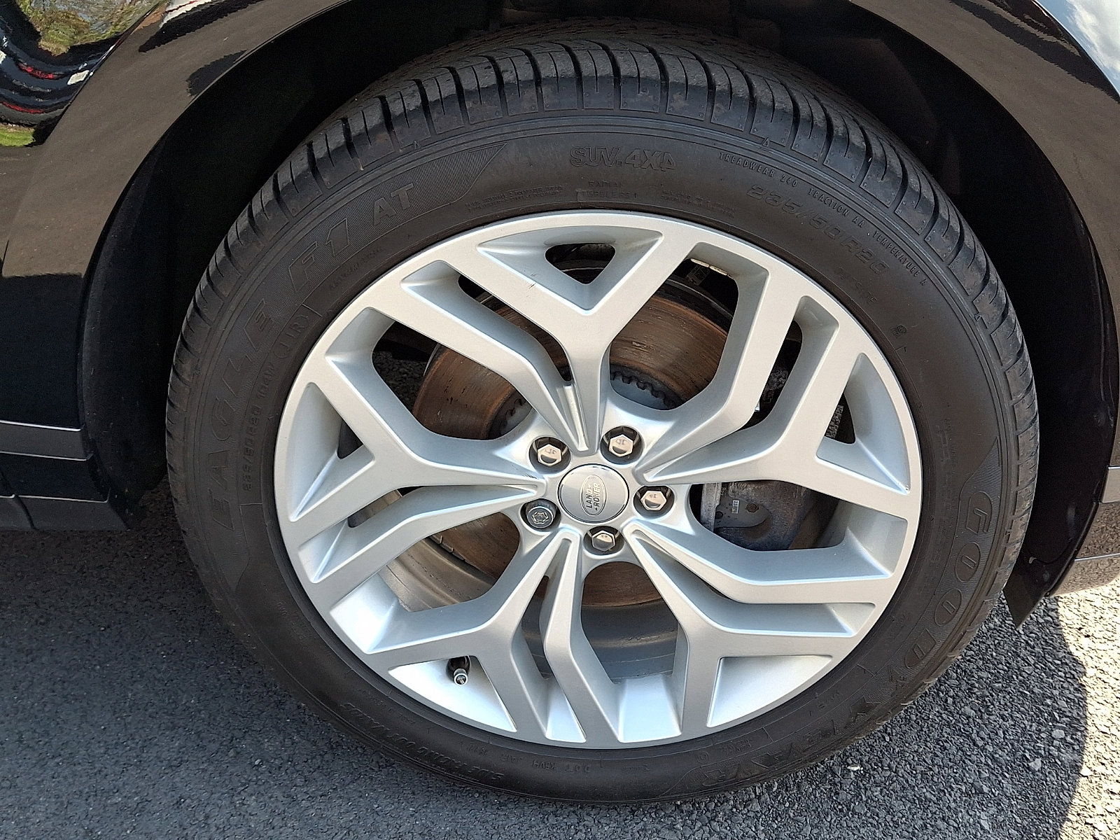 Used 2023 Land Rover Range Rover Evoque R-Dynamic SE image 12