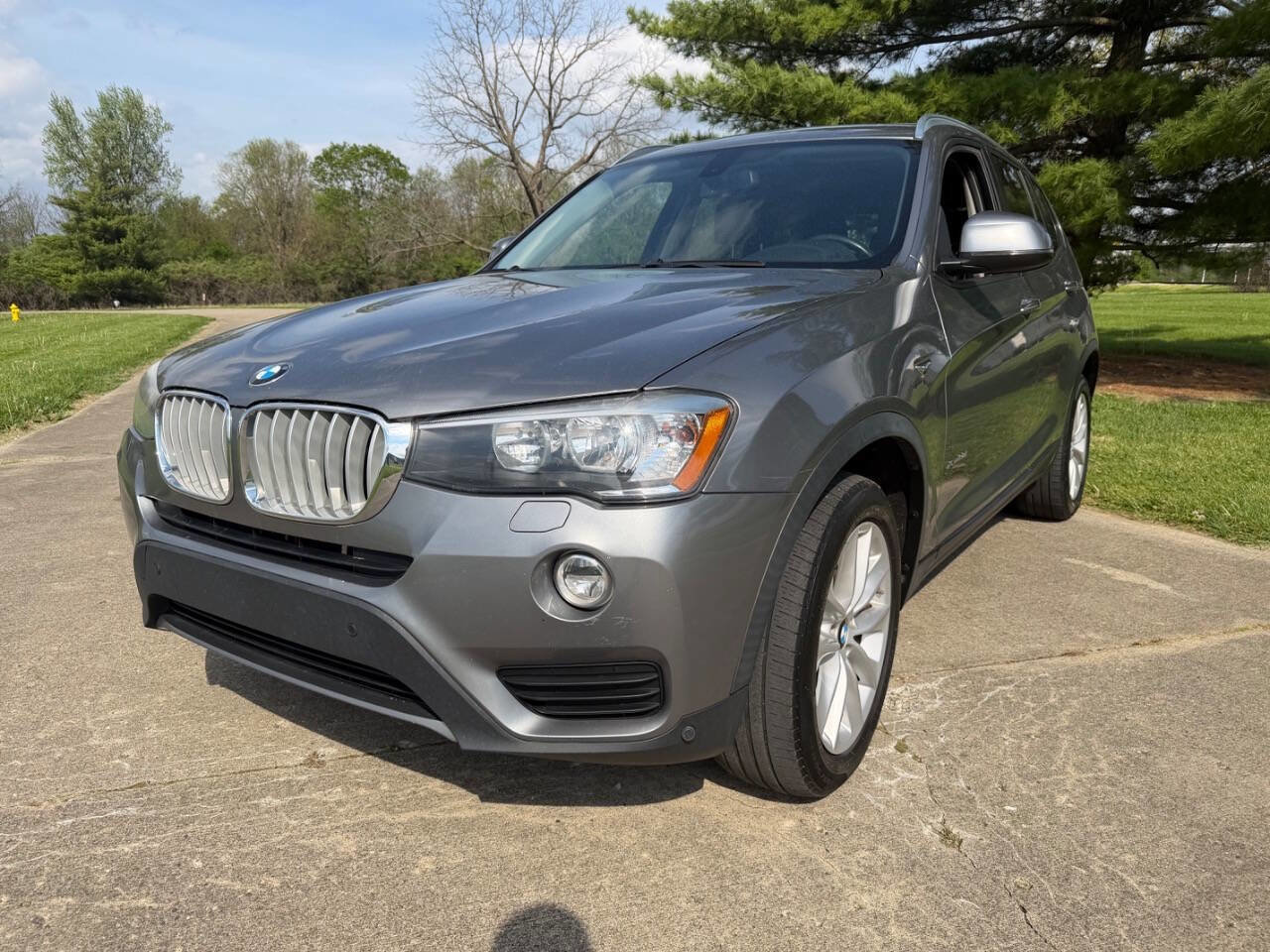 Used 2017 BMW X3 xDrive28i AWD/4WD image 1