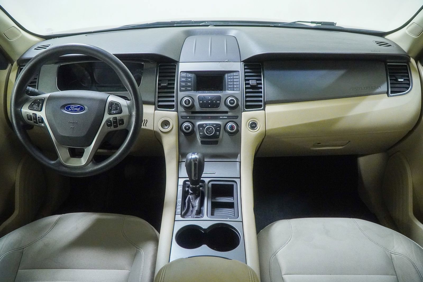 Used 2014 Ford Taurus SE FWD image 22