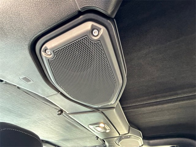 Used 2022 Jeep Gladiator Overland image 16