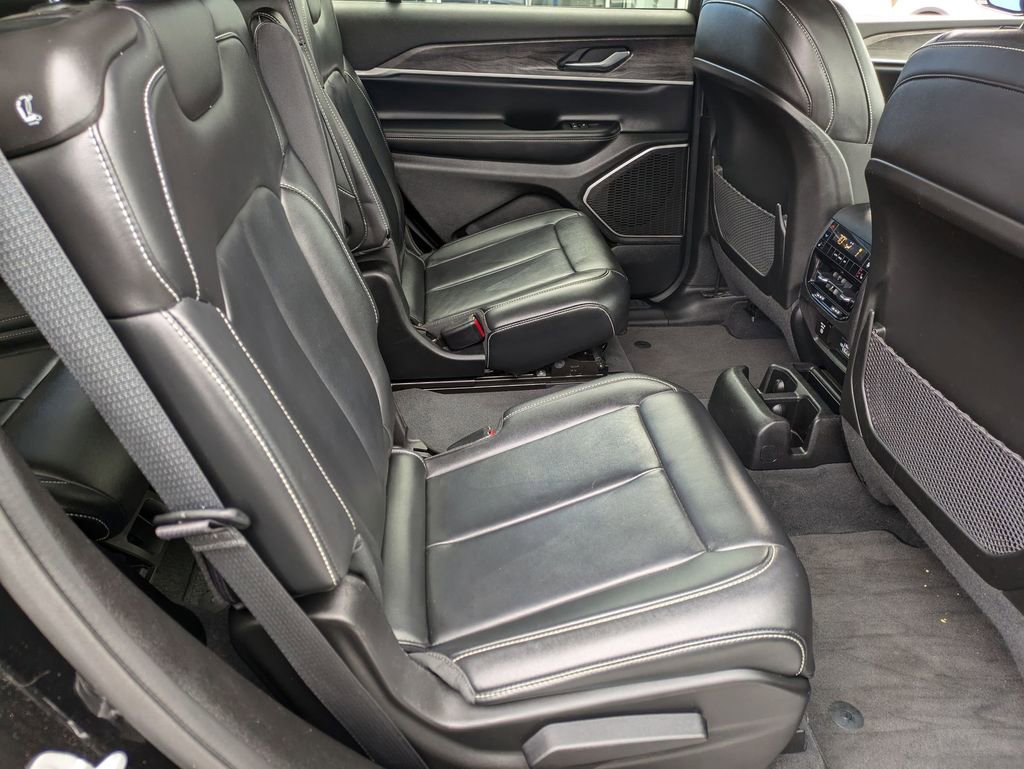 Used 2022 Jeep Grand Cherokee L Limited image 26