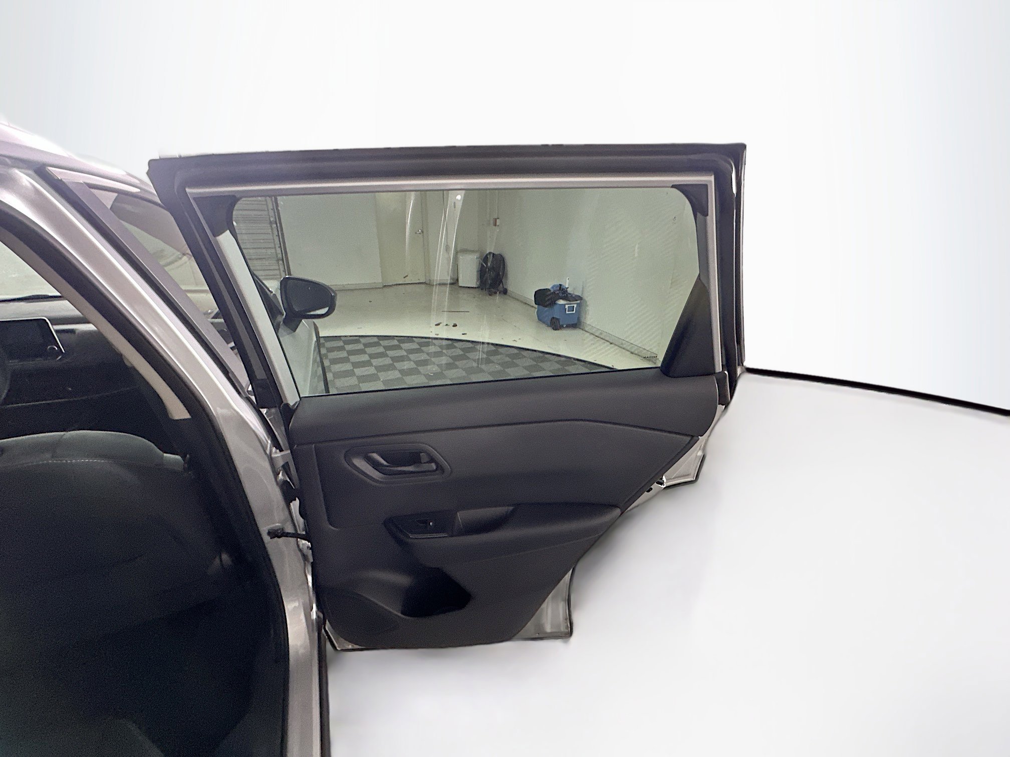 Used 2024 Nissan Rogue S FWD image 28