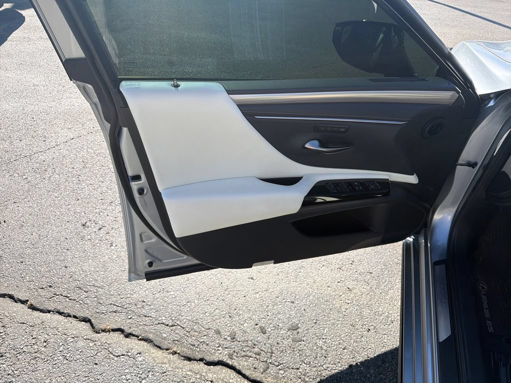 Used 2025 Lexus ES 350 F Sport FWD image 12