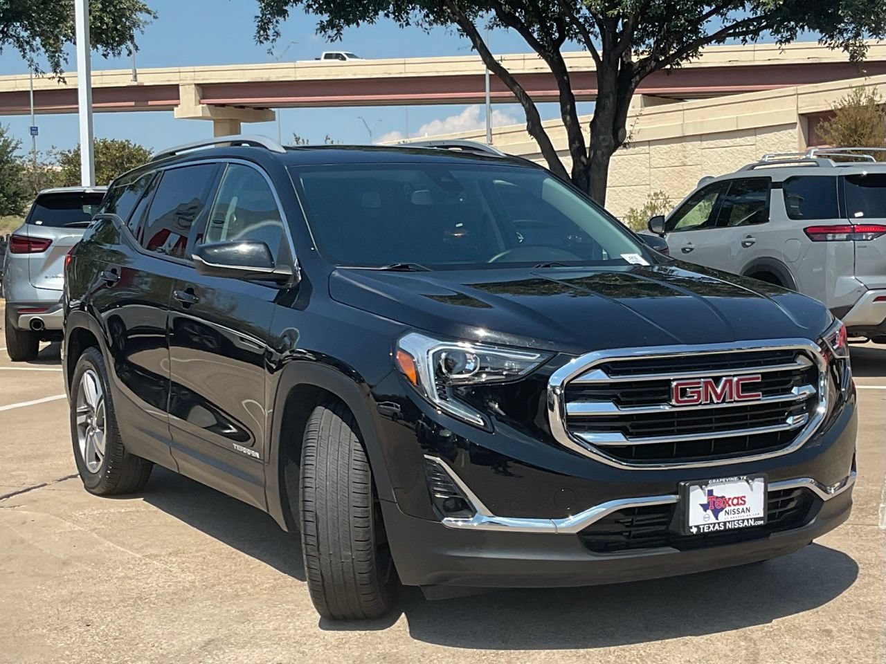 Used 2021 GMC Terrain SLT FWD image 3