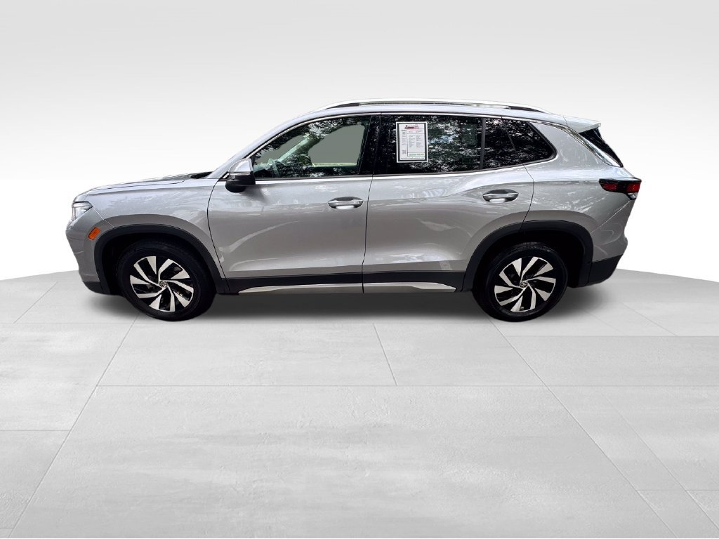 Used 2026 Volkswagen Tiguan S FWD image 2