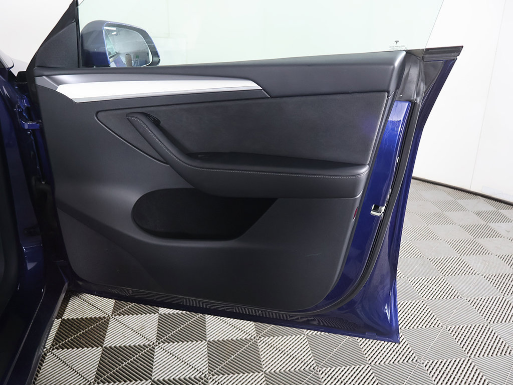 Used 2023 Tesla Model Y Long Range AWD/4WD image 28