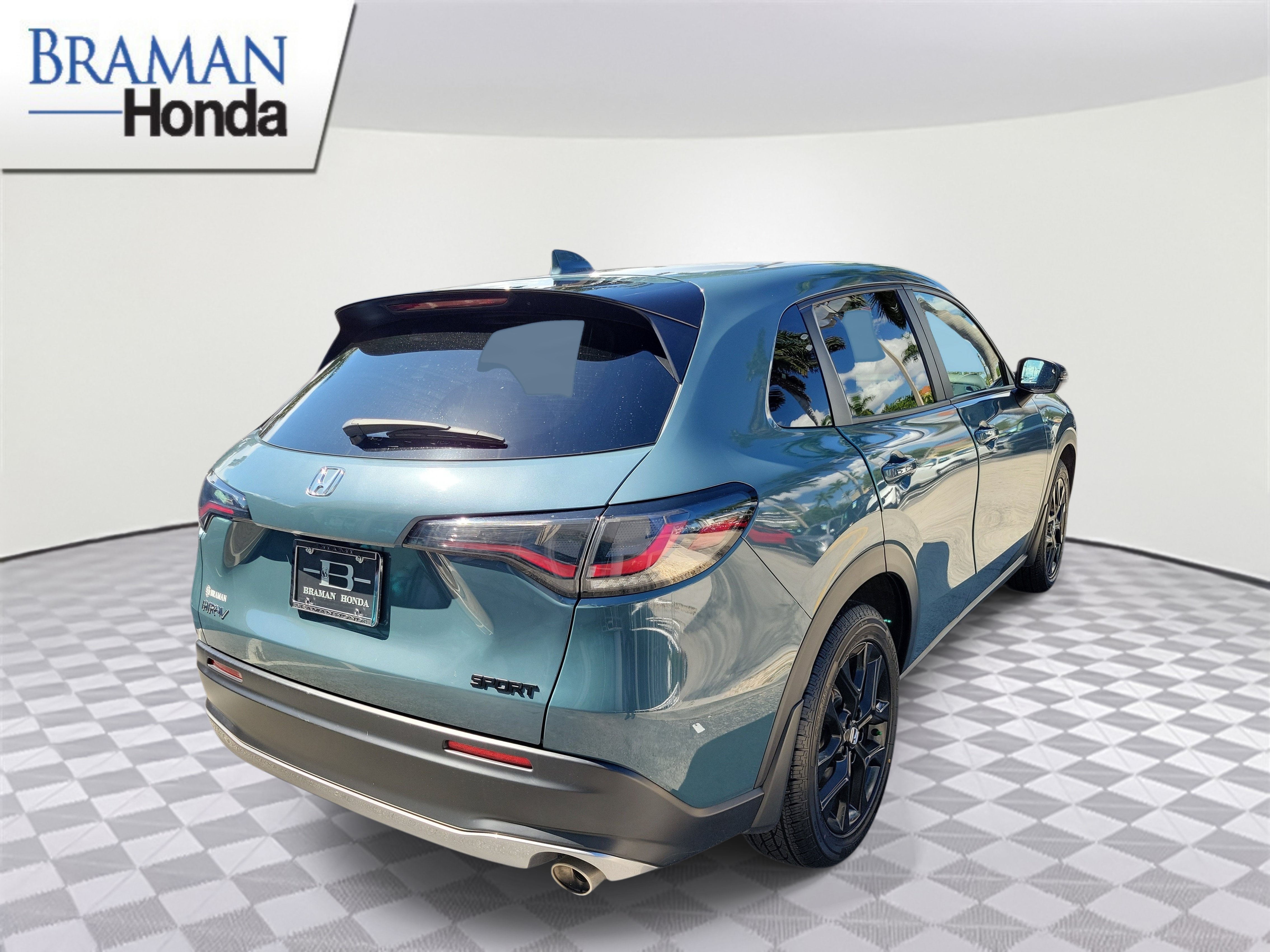 Certified 2025 Honda HR-V Sport image 3