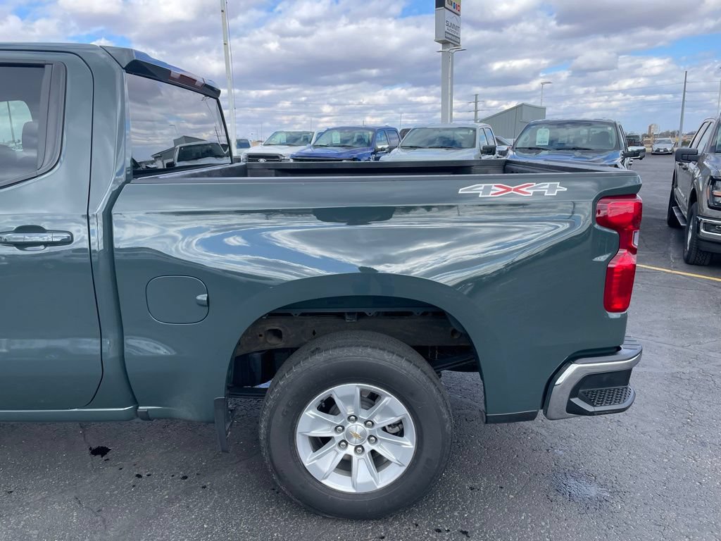 Used 2025 Chevrolet Silverado 1500 LT AWD/4WD image 26