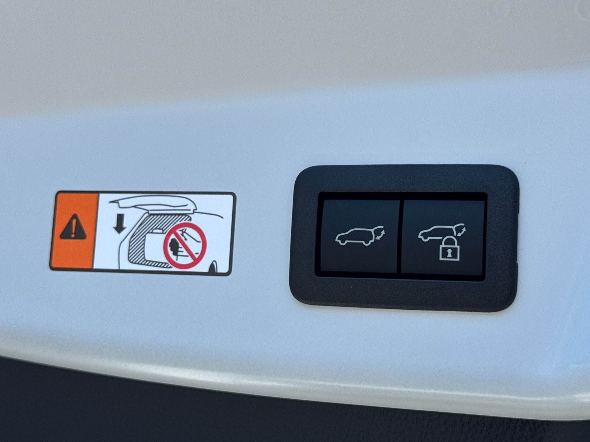 New 2027 Toyota Prius Limited FWD image 10