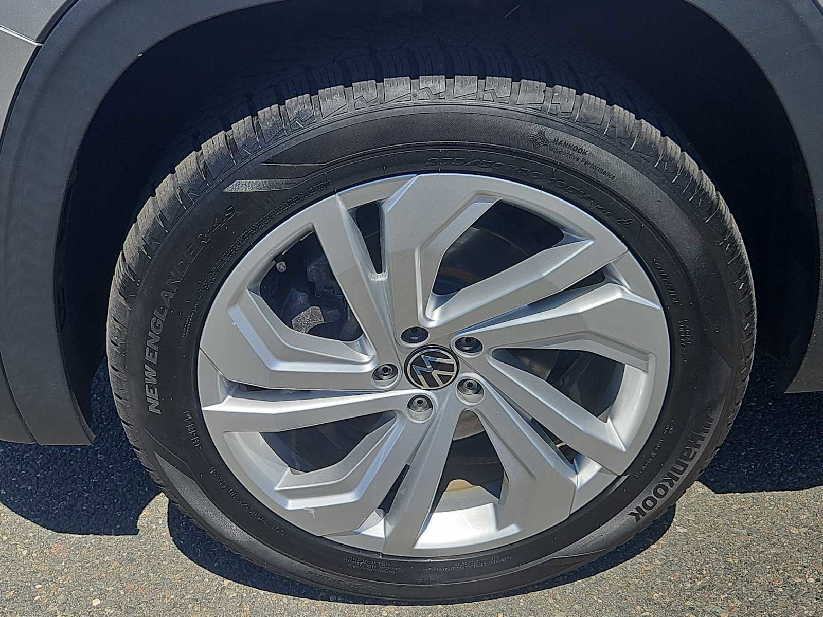 Used 2021 Volkswagen Atlas SE w/ Panoramic Sunroof Package AWD/4WD image 6