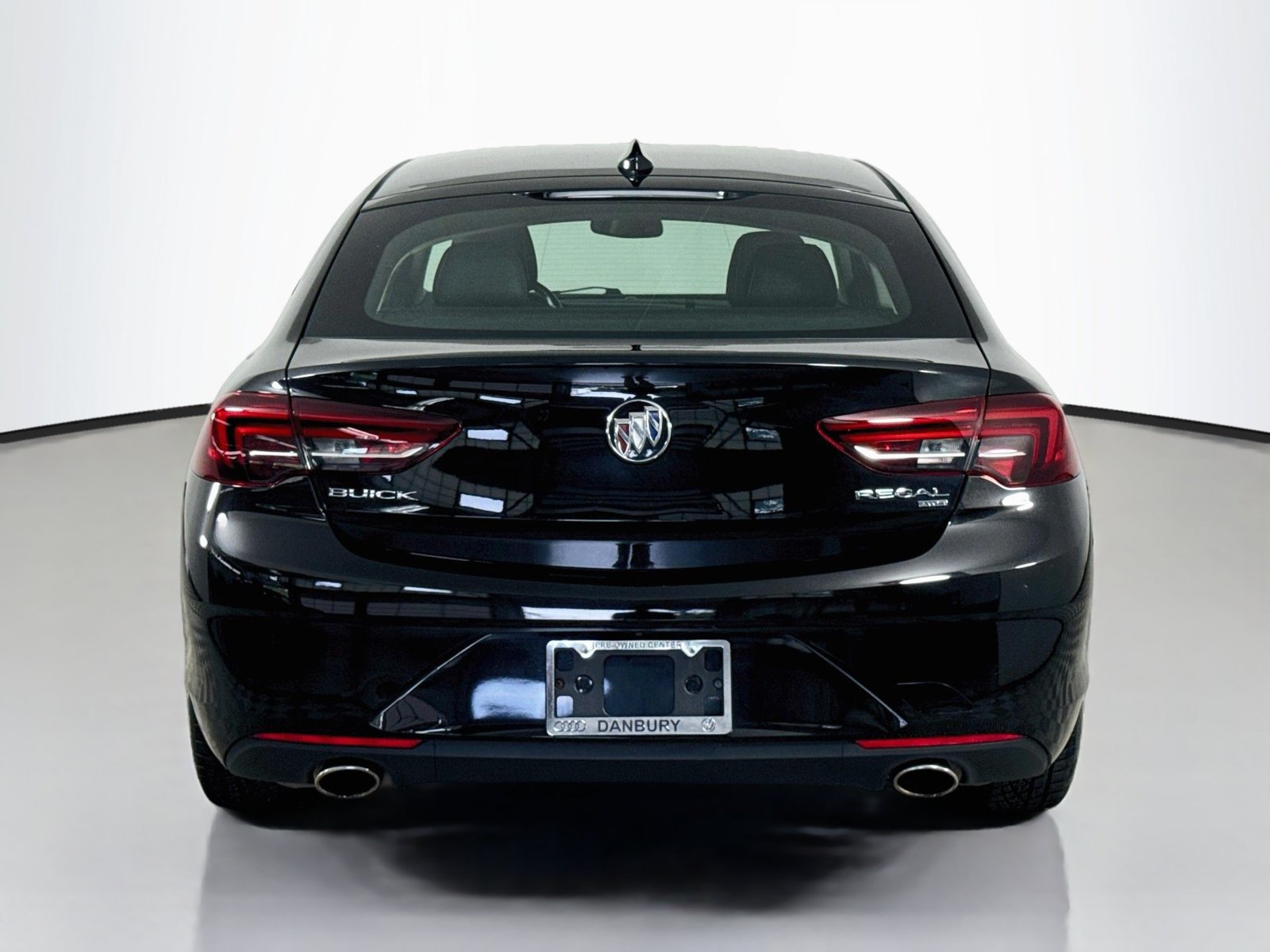 Used 2018 Buick Regal Essence w/ Sights and Sounds Package AWD/4WD image 10