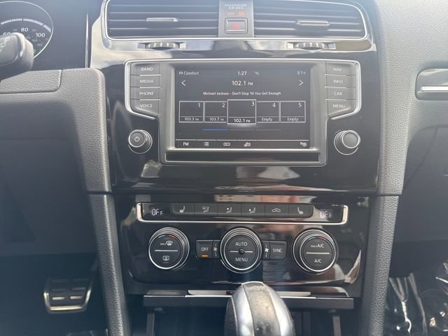 Used 2017 Volkswagen Golf R 4-Door image 15