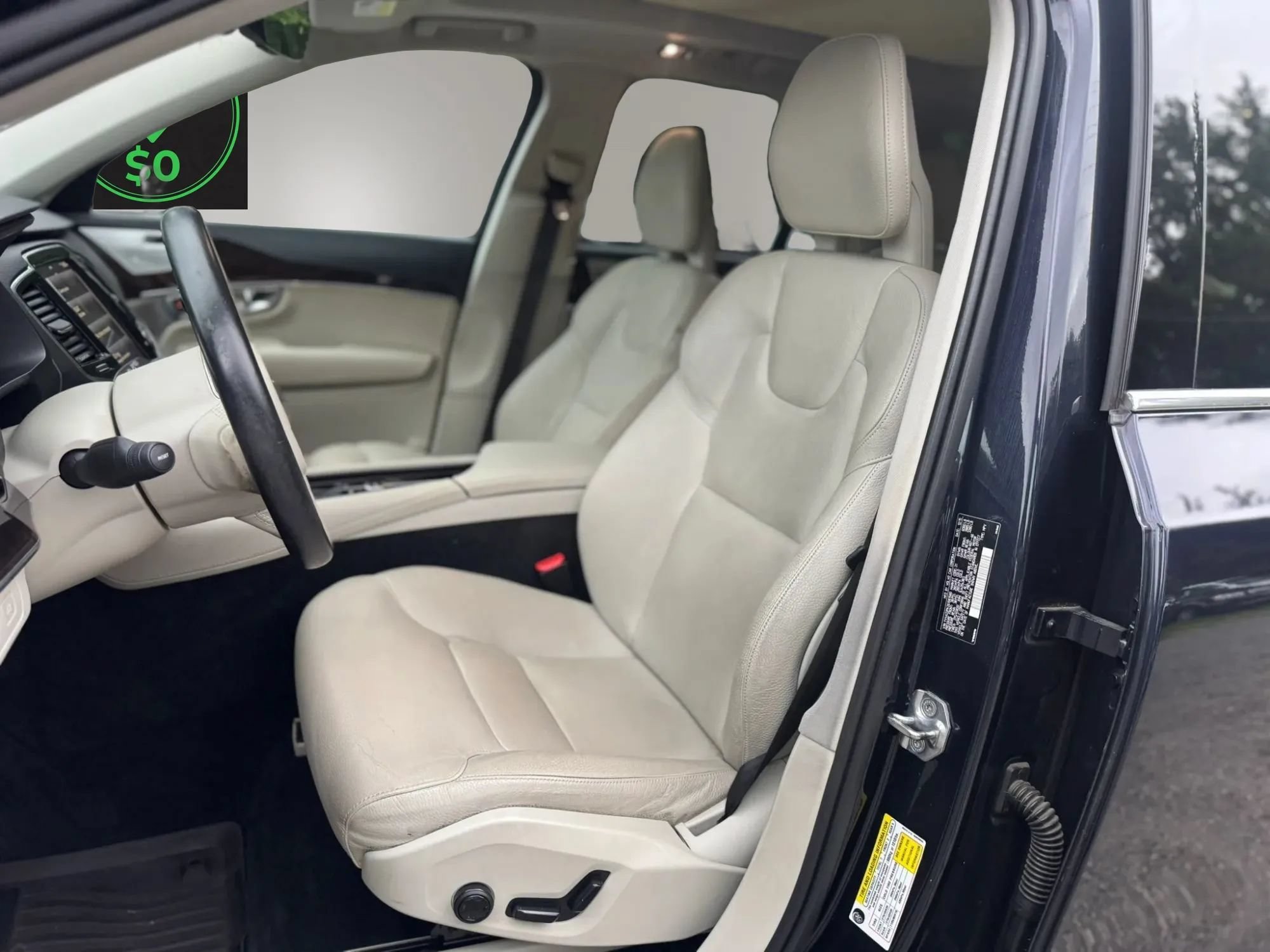 Used 2016 Volvo XC90 T6 Momentum w/ Protection Package Plus AWD/4WD image 12
