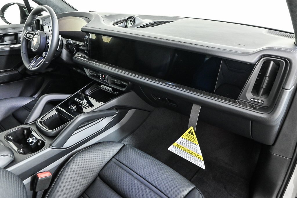 New 2026 Porsche Cayenne GTS image 30