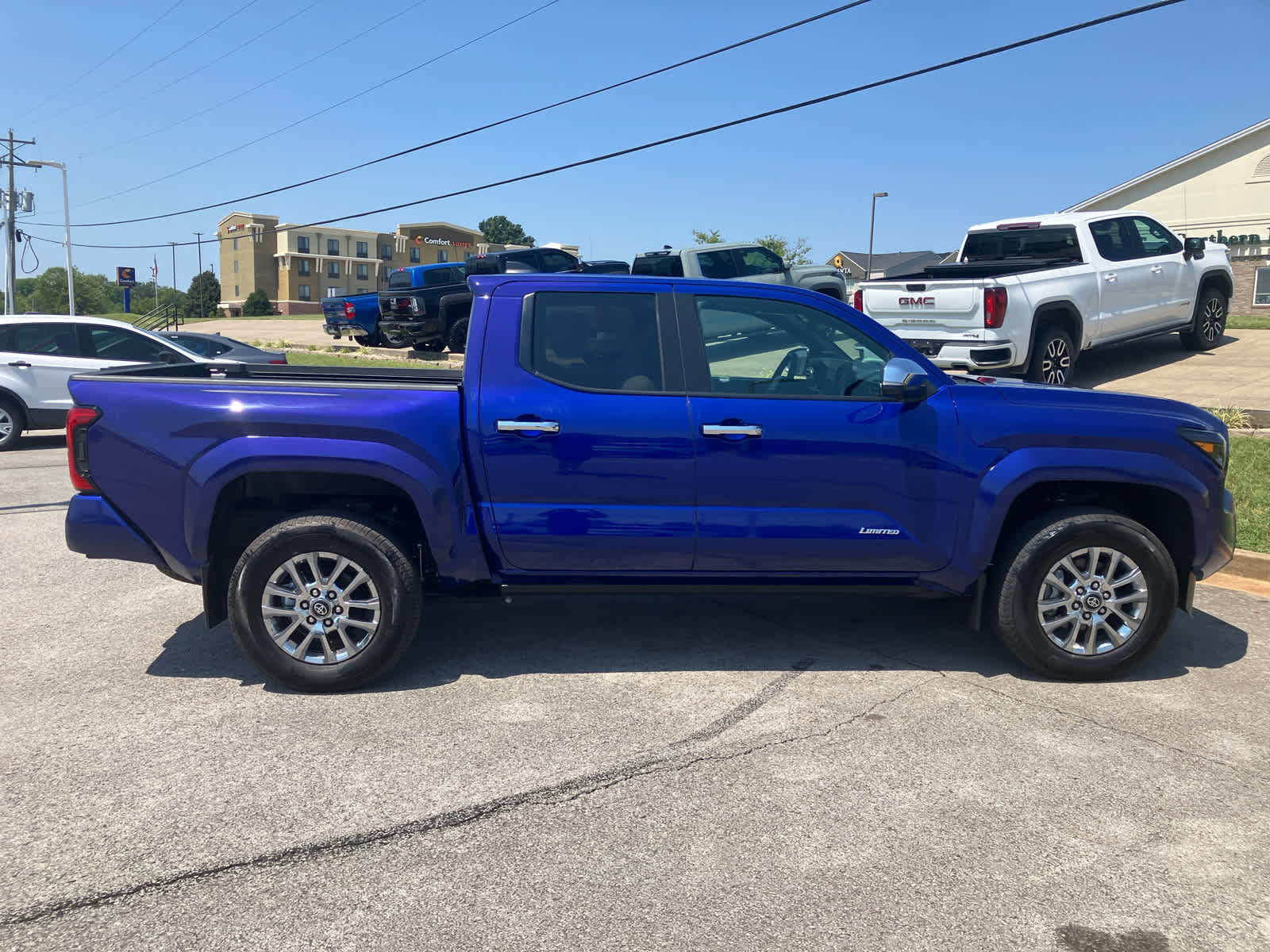 Used 2024 Toyota Tacoma Limited image 8