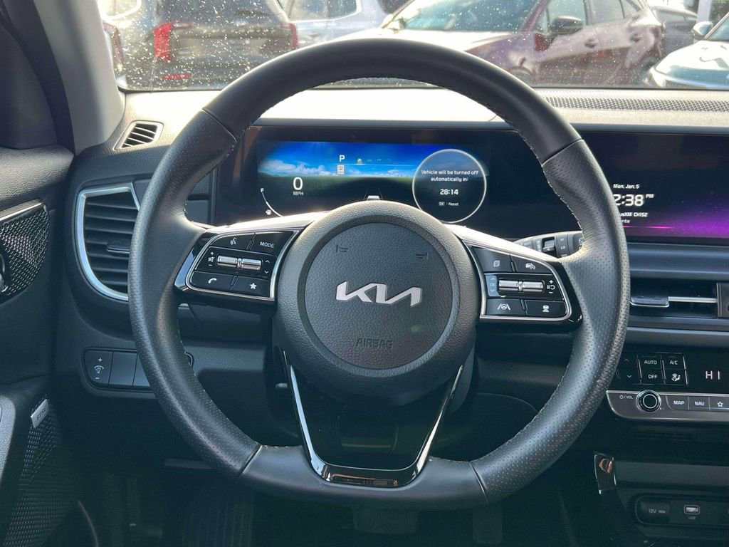 Used 2025 Kia Seltos SX image 15
