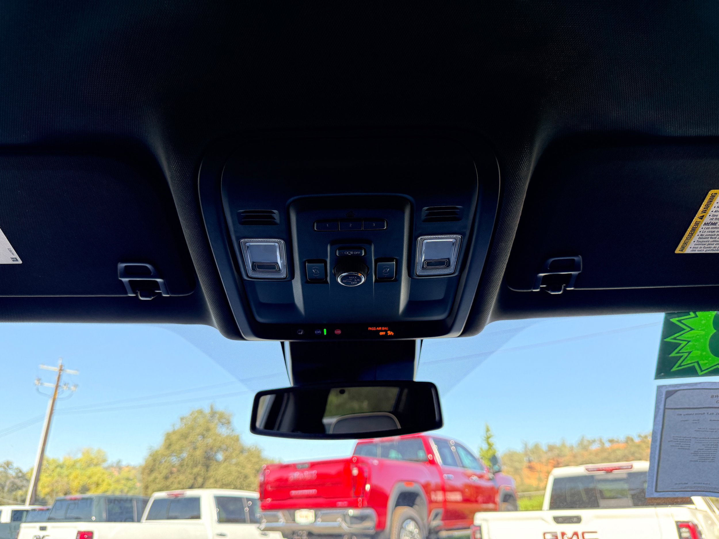 Used 2023 GMC Yukon XL SLT w/ SLT Luxury Package AWD/4WD image 42