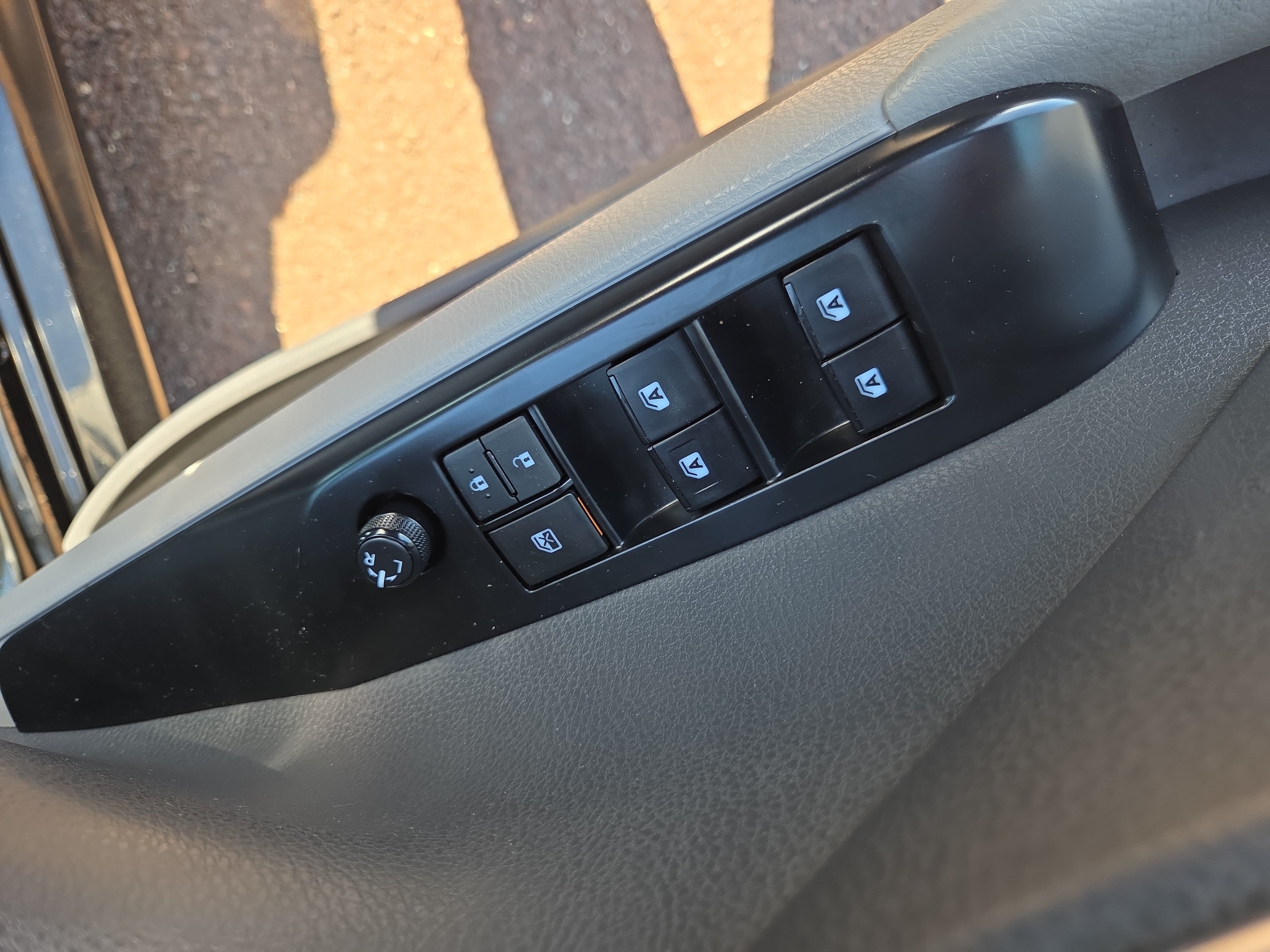 Used 2020 Toyota Camry LE FWD image 31