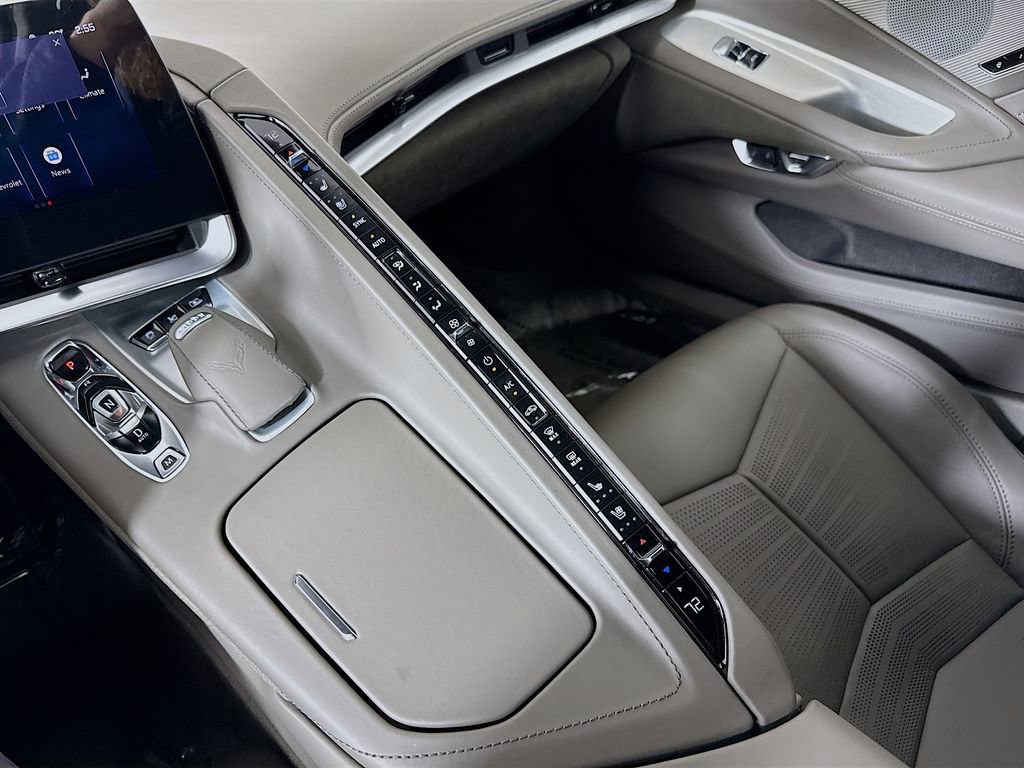 Used 2025 Chevrolet Corvette Z06 image 16