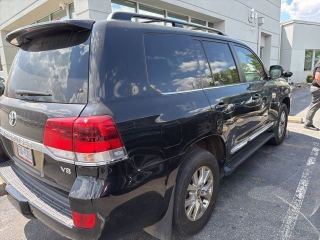 Used 2019 Toyota Land Cruiser image 13