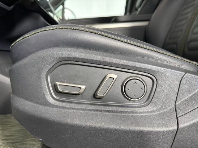 Used 2024 Rivian R1S Adventure image 21