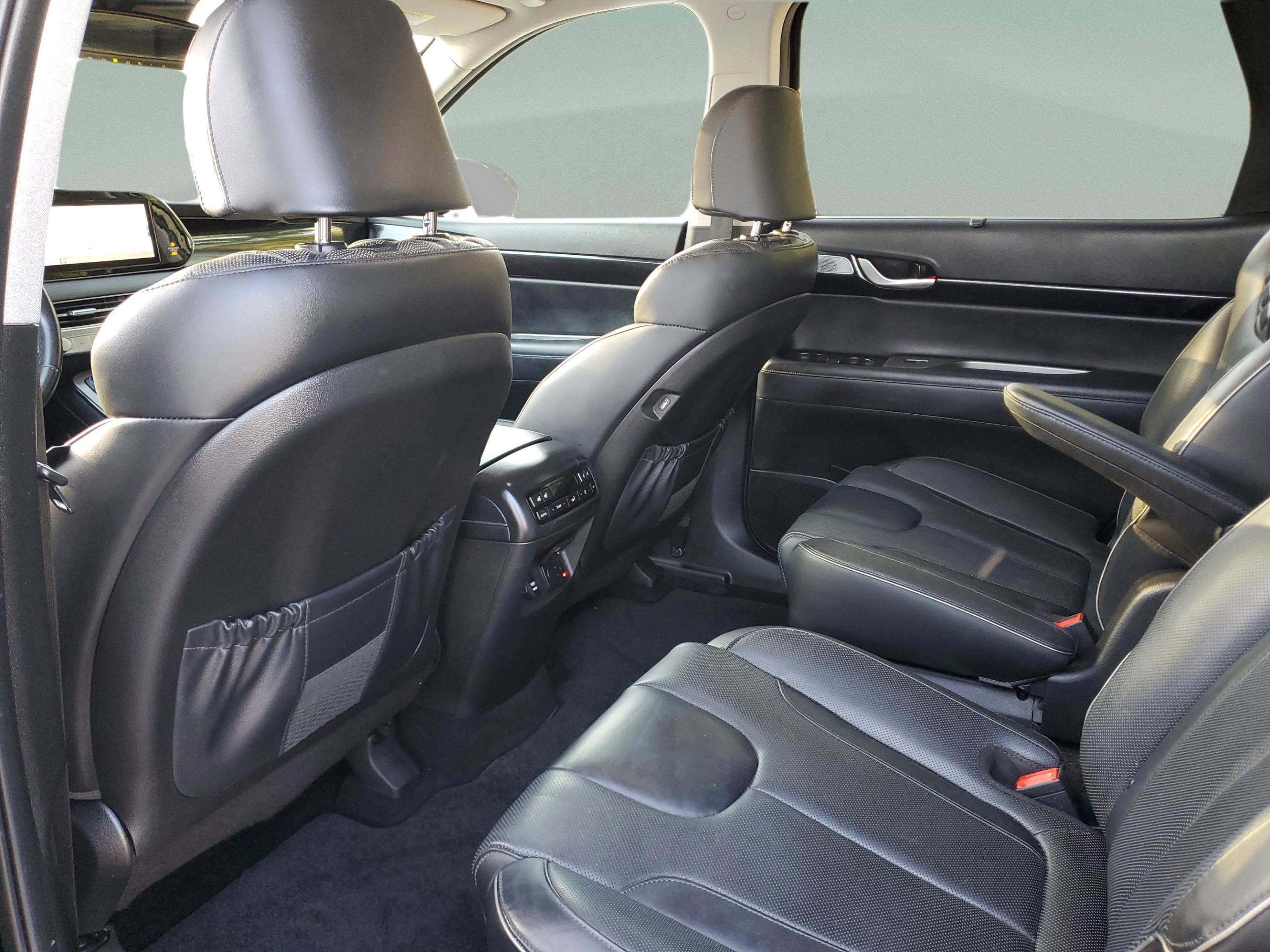 Used 2021 Hyundai Palisade Limited w/ Cargo Package FWD image 6