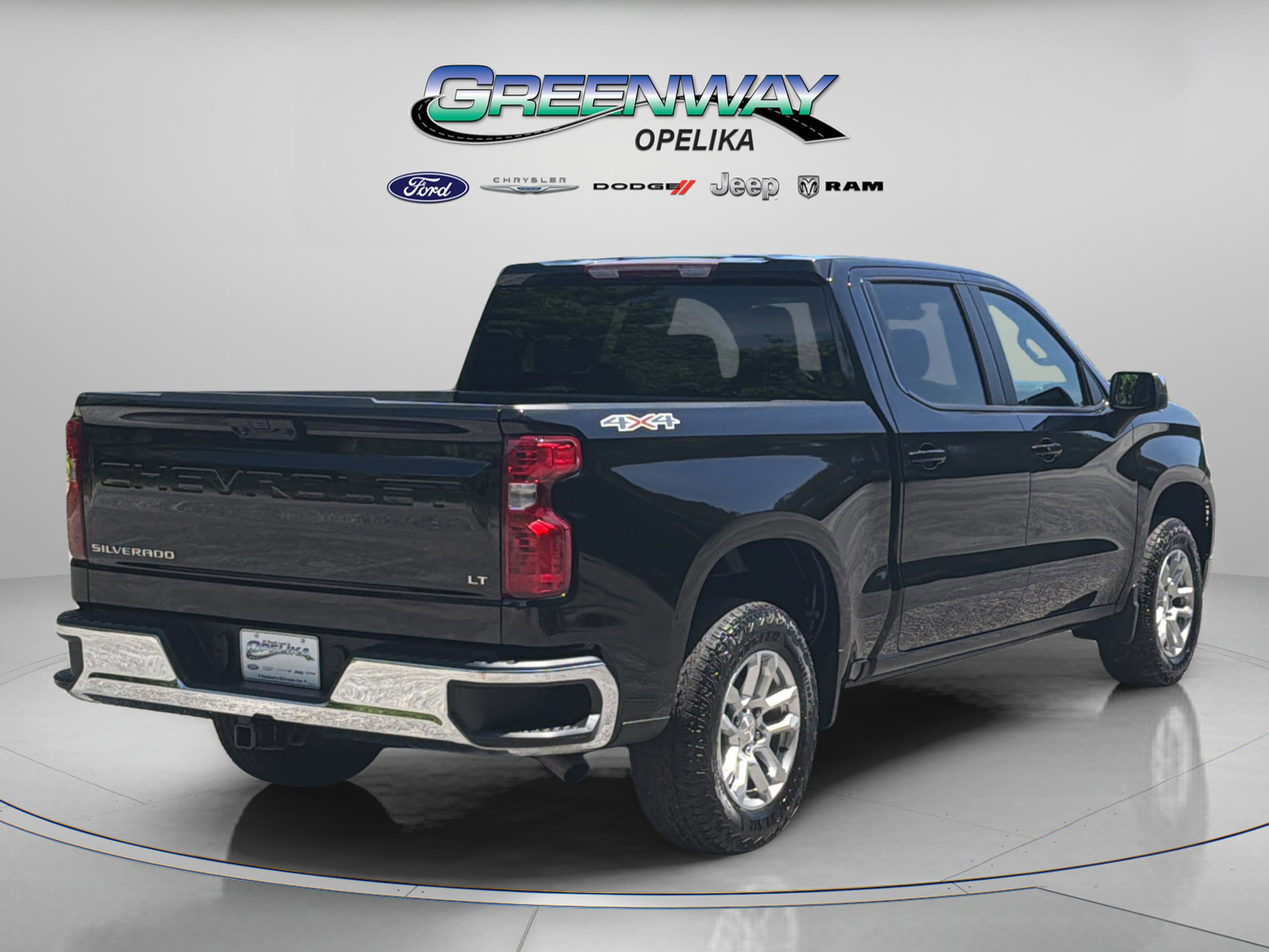 Used 2023 Chevrolet Silverado 1500 LT AWD/4WD image 18