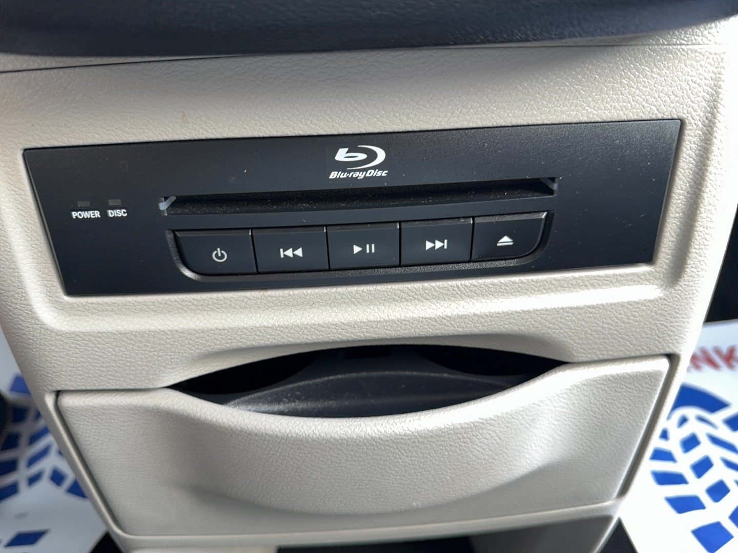 Used 2014 Chrysler Town & Country Touring-L w/ Driver Convenience Group FWD image 11