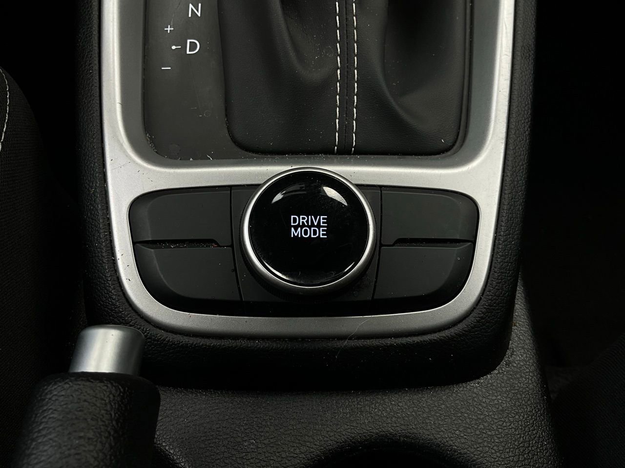 Used 2025 Hyundai Venue SEL image 23