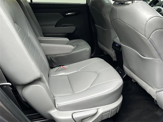 Certified 2024 Toyota Highlander XLE image 17