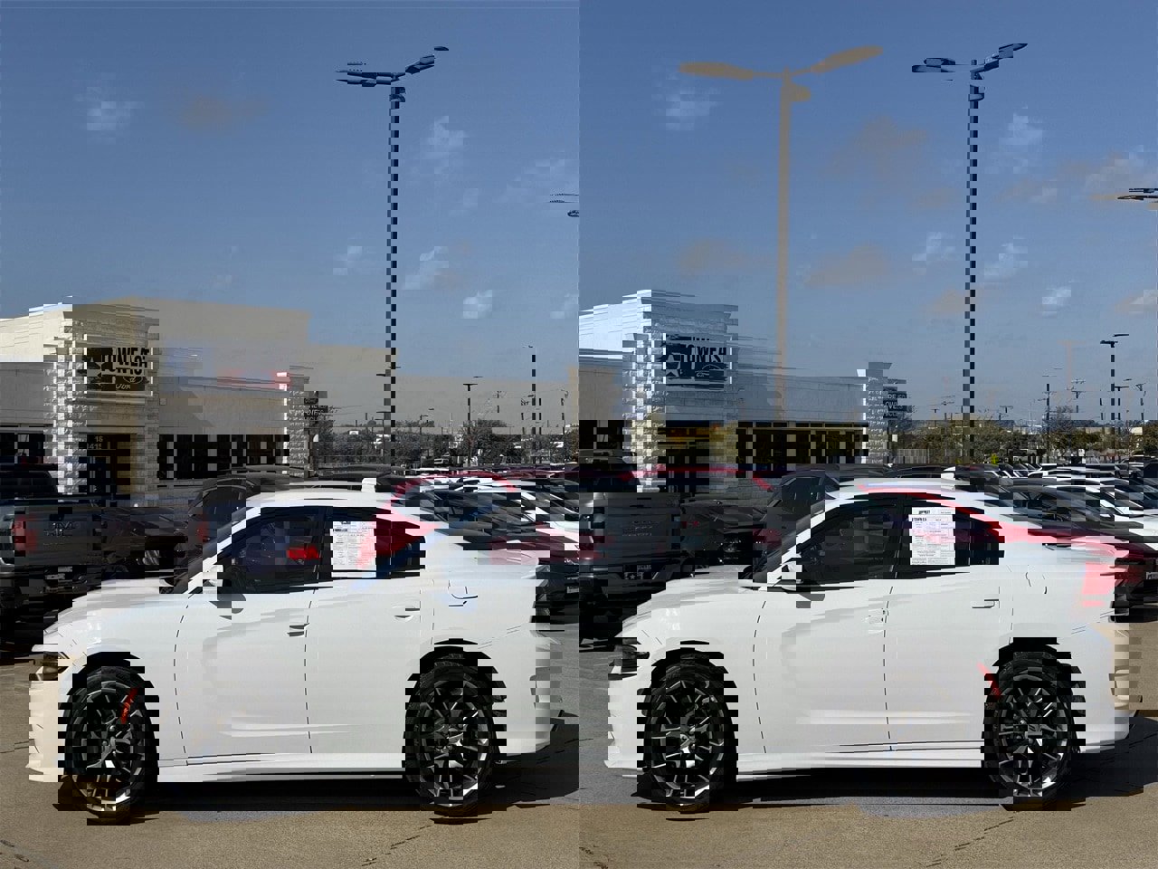 Used 2022 Dodge Charger GT image 3