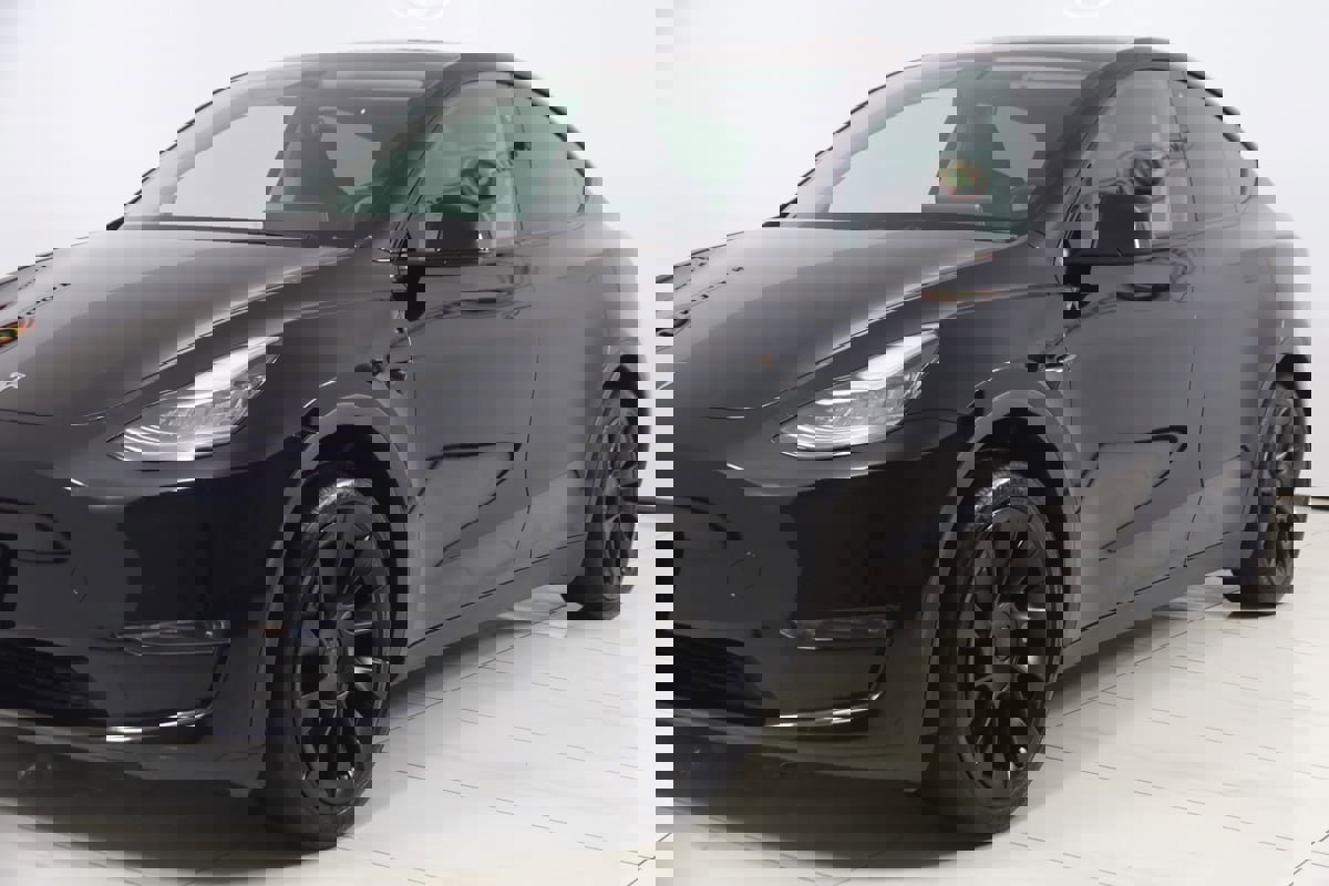 Used 2023 Tesla Model Y Long Range image 51