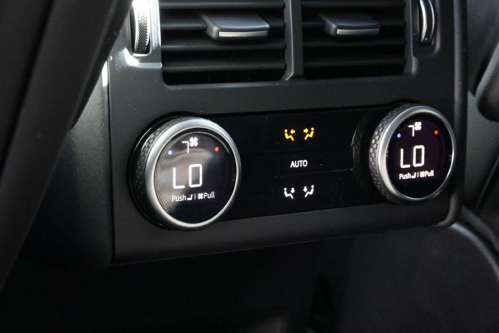 New 2026 Land Rover Discovery S AWD/4WD image 26