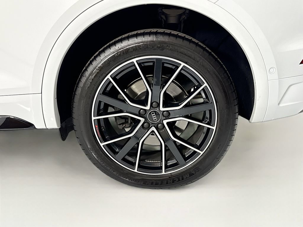 Used 2023 Audi SQ5 Prestige w/ Prestige Package image 32