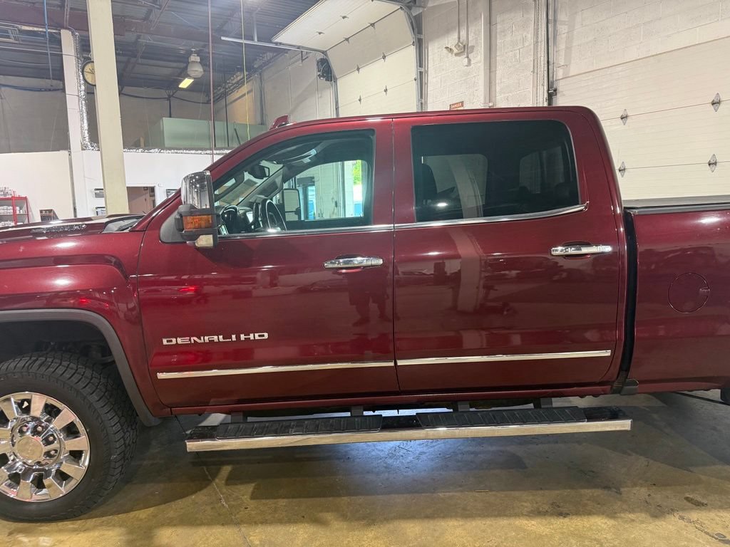 Used 2017 GMC Sierra 2500 Denali w/ Duramax Plus Package AWD/4WD image 11