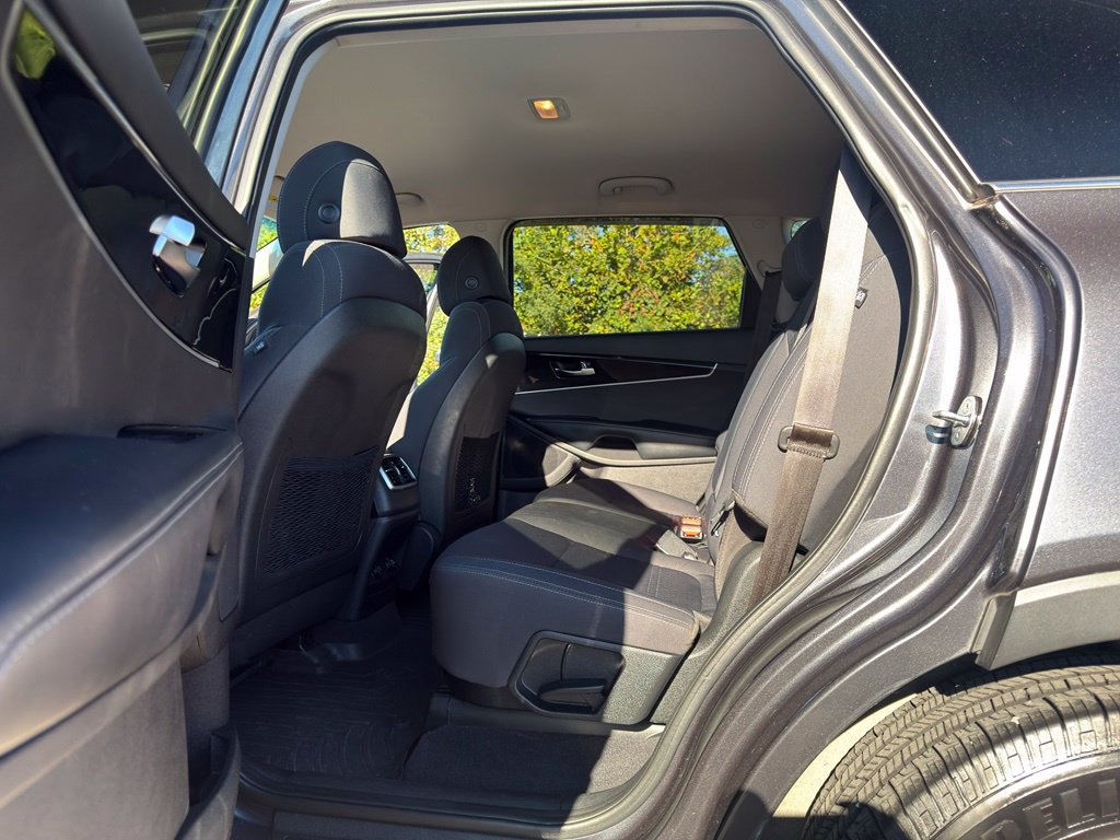 Used 2017 Kia Sorento AWD w/ LX Convenience Package image 25