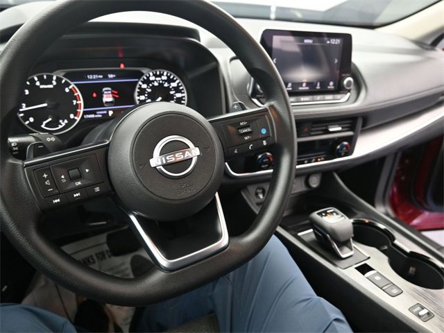 Used 2024 Nissan Rogue SV image 14