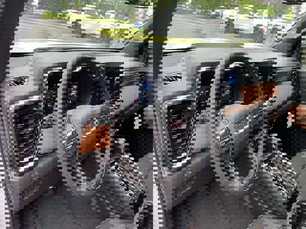 New 2025 GMC Canyon AT4 w/ Nightfall Edition image 10