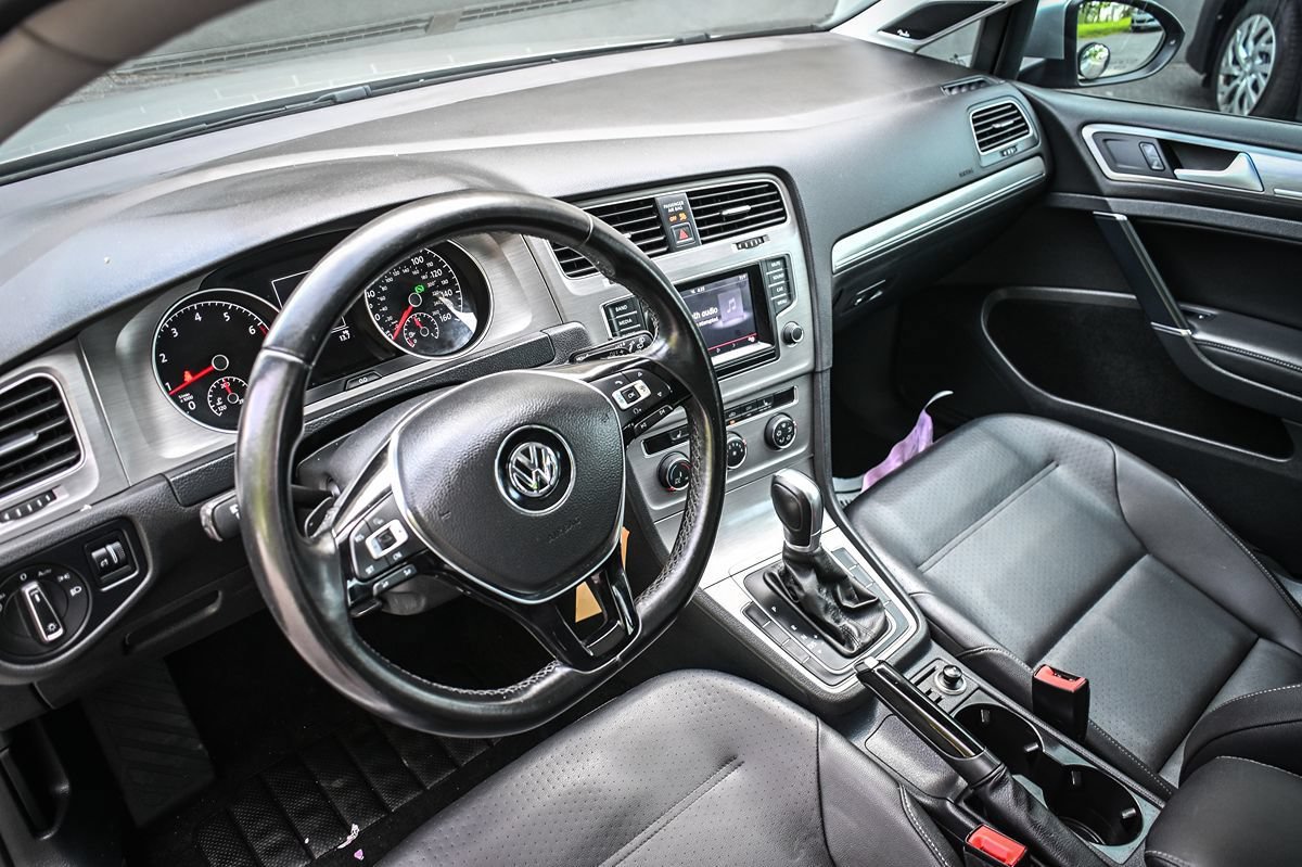 Used 2015 Volkswagen Golf SE FWD image 9