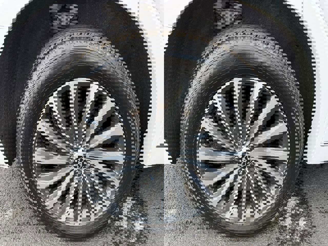 Used 2024 Hyundai Palisade Calligraphy image 32